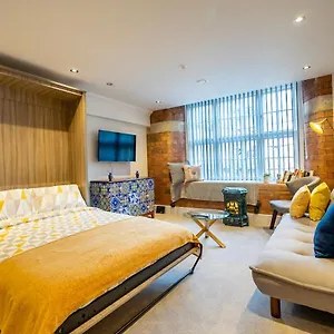 48 Cocoa Suites Apartment